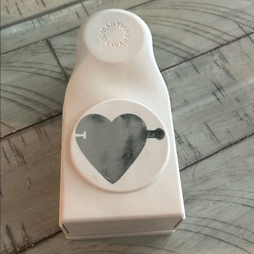 Martha Stewart Crafts Heart Garland Punch Linking Chain Shape Paper Craft Tool
